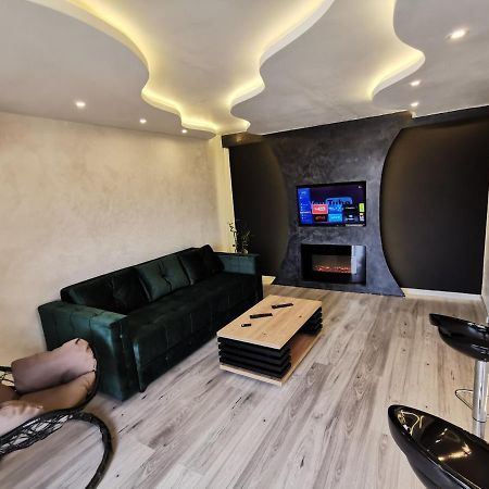 Brend New Luxurious Apartment In Downtown With Free Parking Novi Sad Exterior foto